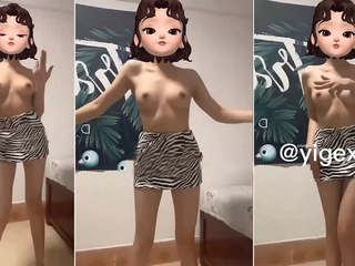 Sexy Chinese Teen Shows Off Her Nude Body while Dancing on TikTok